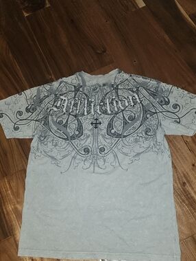 Affliction Men's Ornate Graphic Crew Tee - Light Gray with Dark Gray Print.